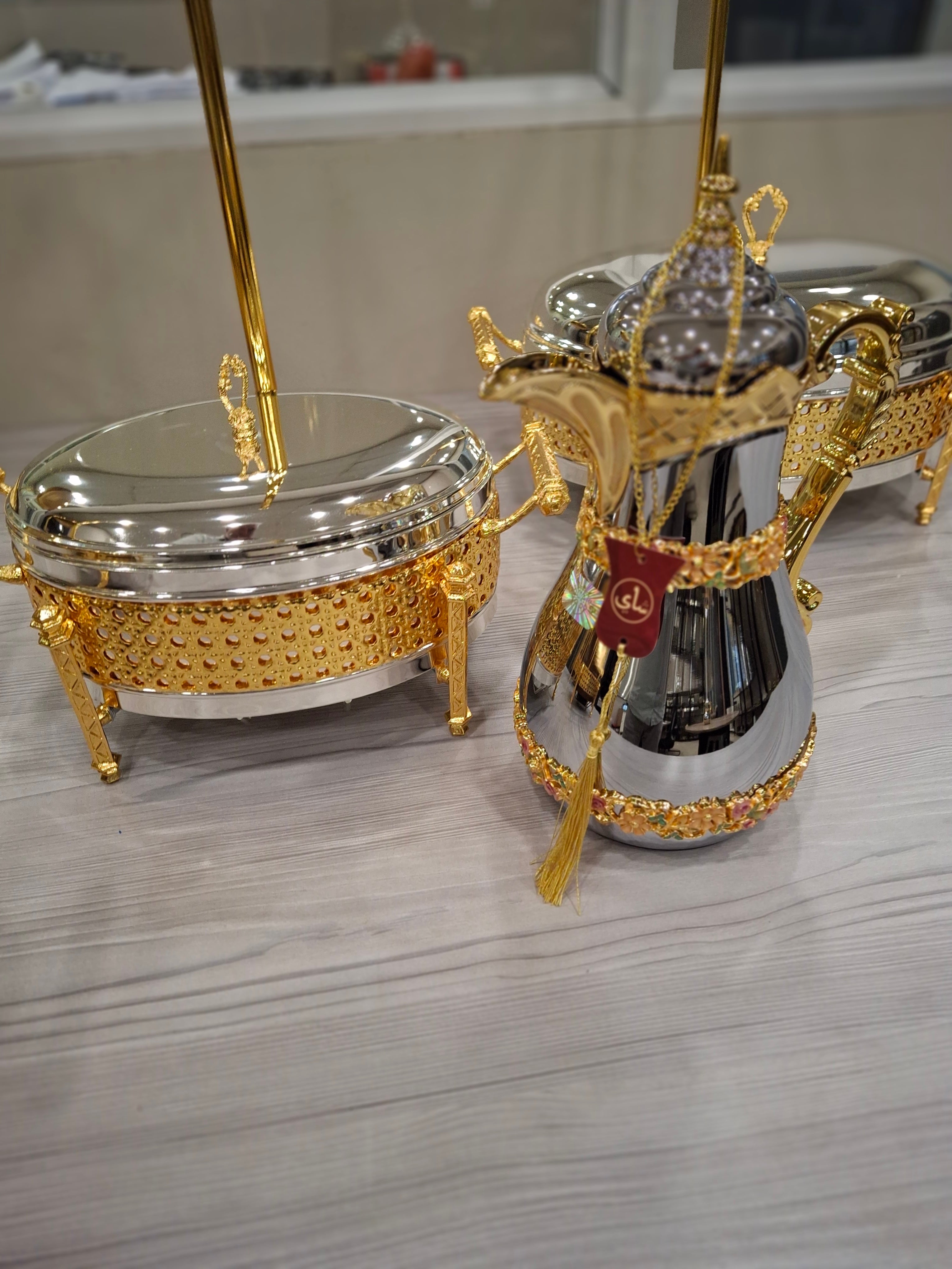 Flasks Arabian Inspired - Exclusive Ornate detailing Set Of Two 1l - Quality is unsurpassed