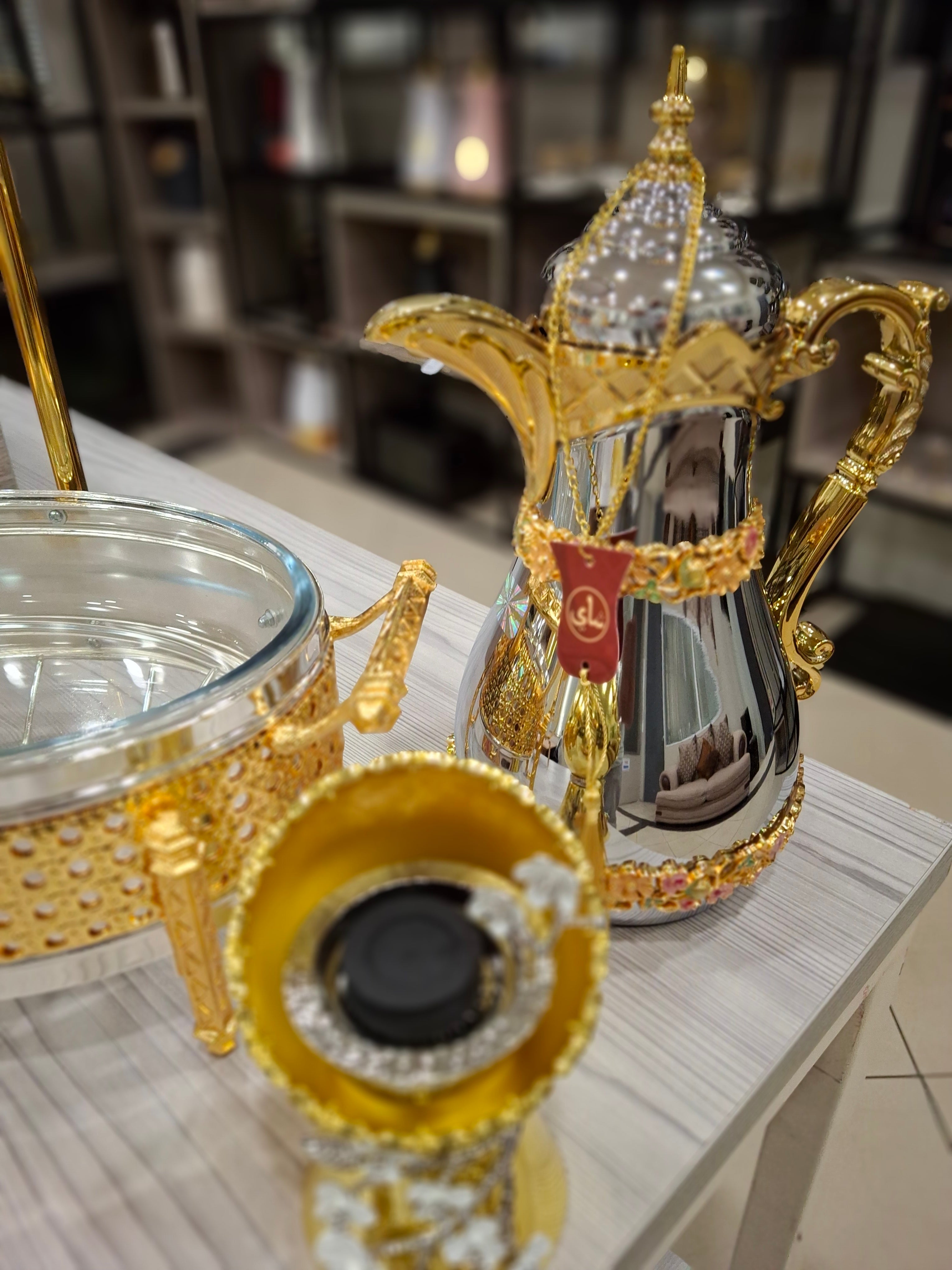 Flasks Arabian Inspired - Exclusive Ornate detailing Set Of Two 1l - Quality is unsurpassed