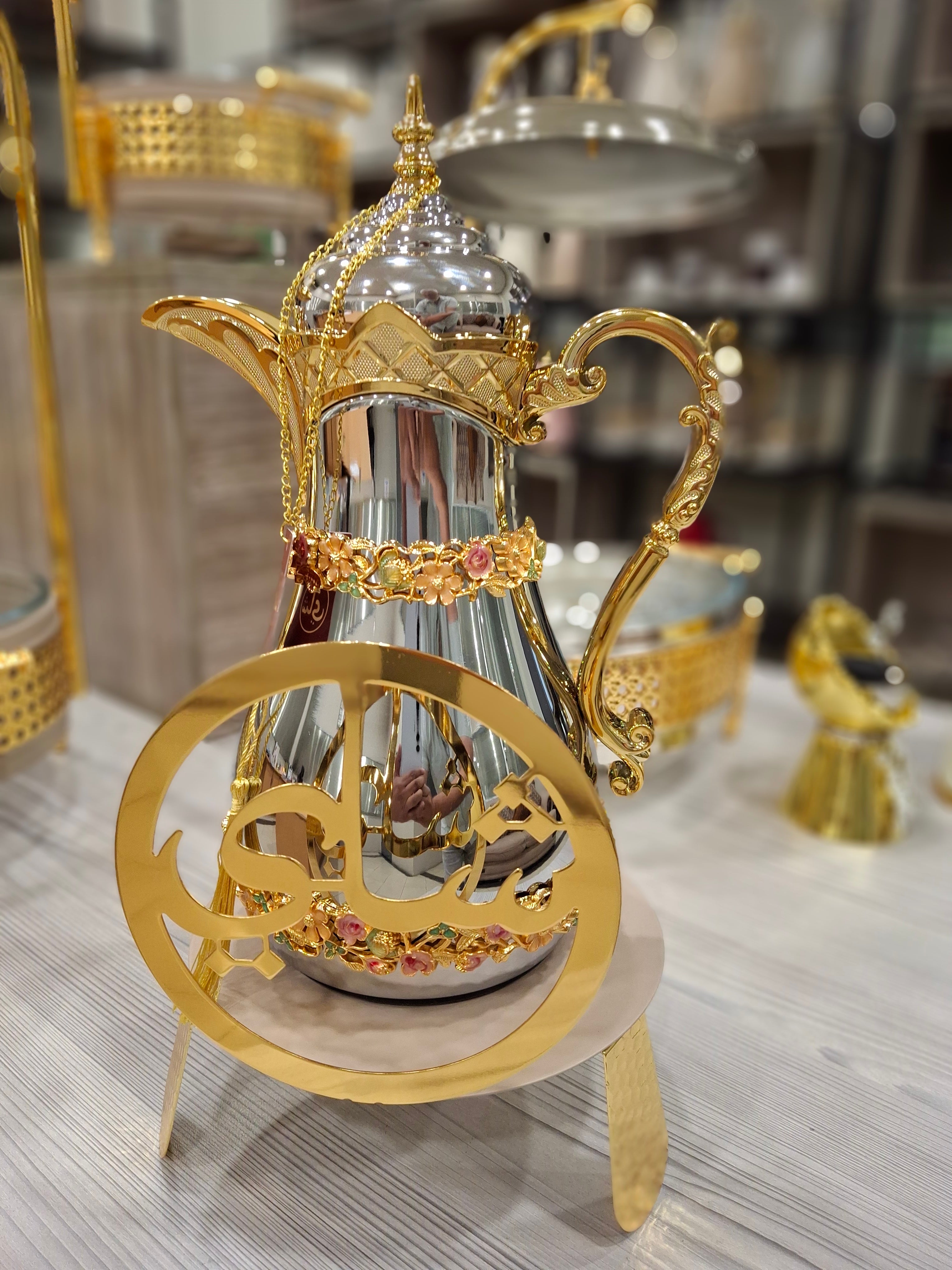 Flasks Arabian Inspired - Exclusive Ornate detailing Set Of Two 1l - Quality is unsurpassed