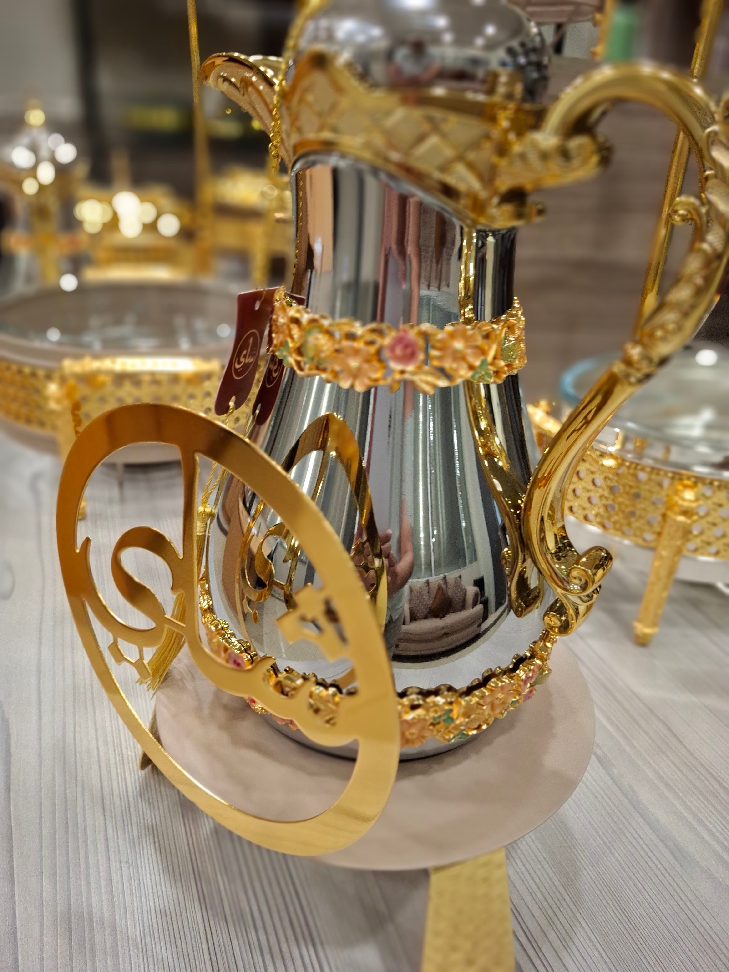 Flasks Arabian Inspired - Exclusive Ornate detailing Set Of Two 1l - Quality is unsurpassed