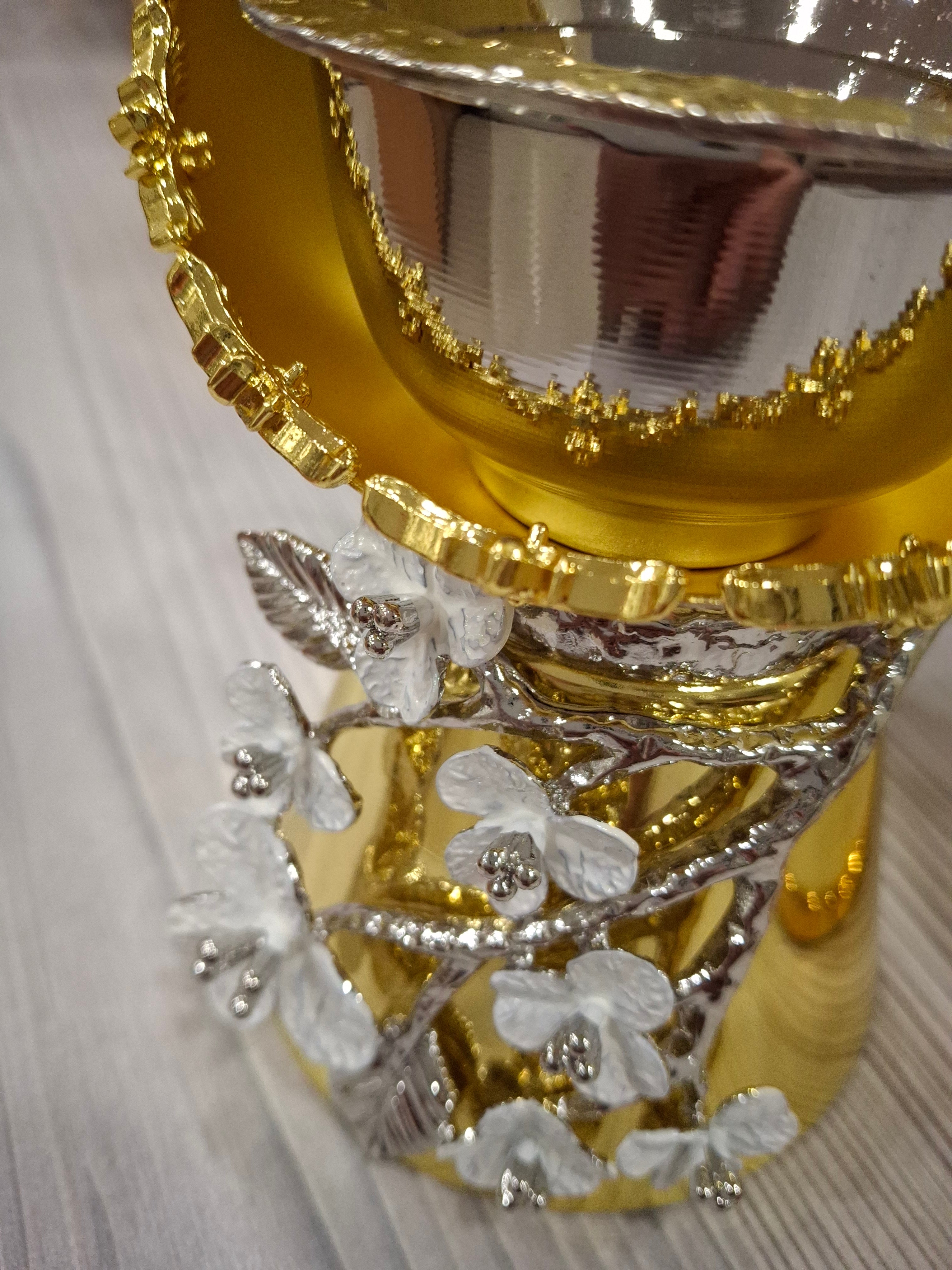 Burner- Ornate Floral detail on Golden Metal holder