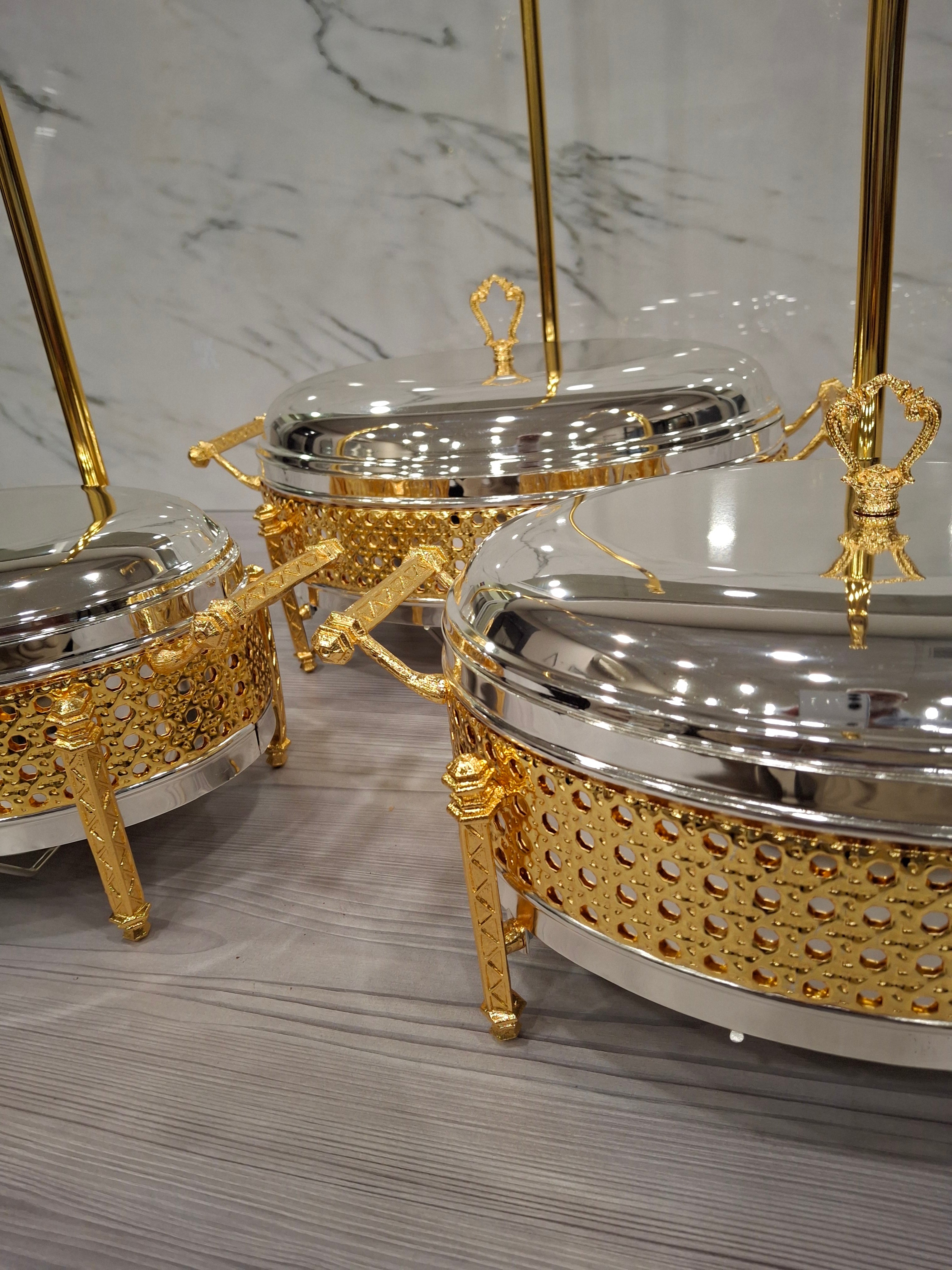 CHAFING DISHES DESIGNER COLLECTION OVAL W/FLOATING LID 2.2l SILVER/GOLD PROMO OFFER