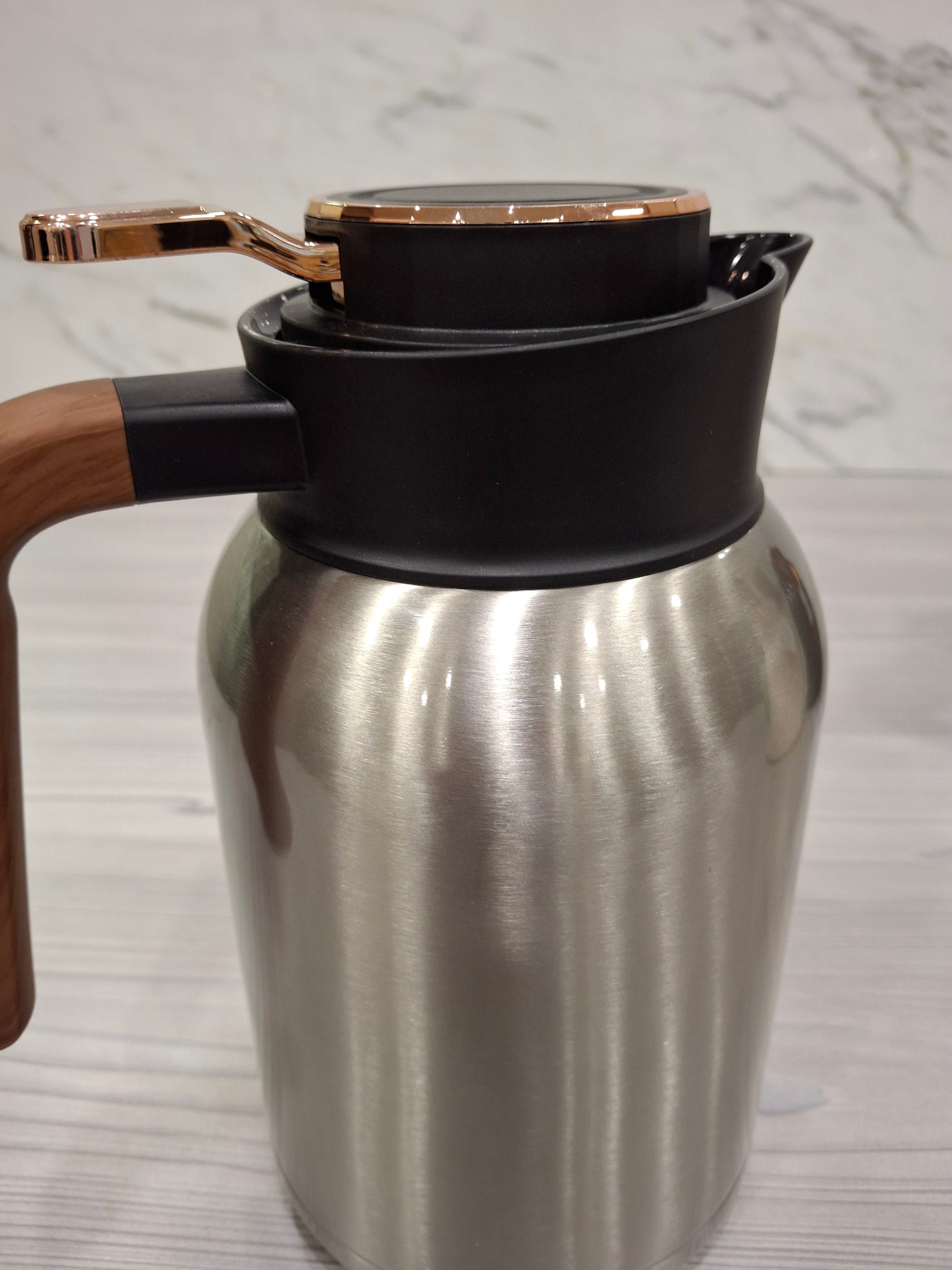 Flasks Modern stainless steel with wood look rose gold trigger lids 2litre