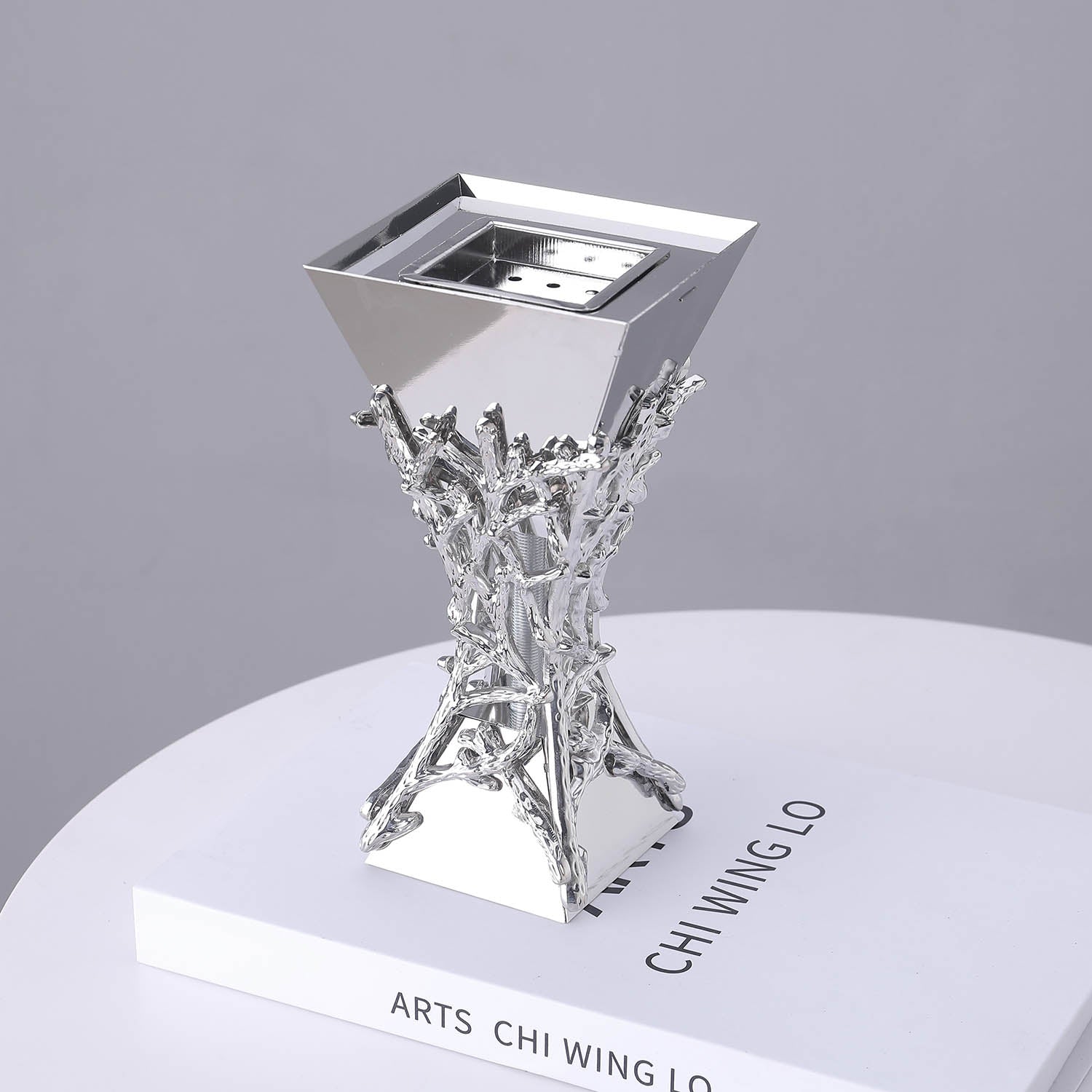 Burner Modern Arabian design- Silver Metal with abstract detailing