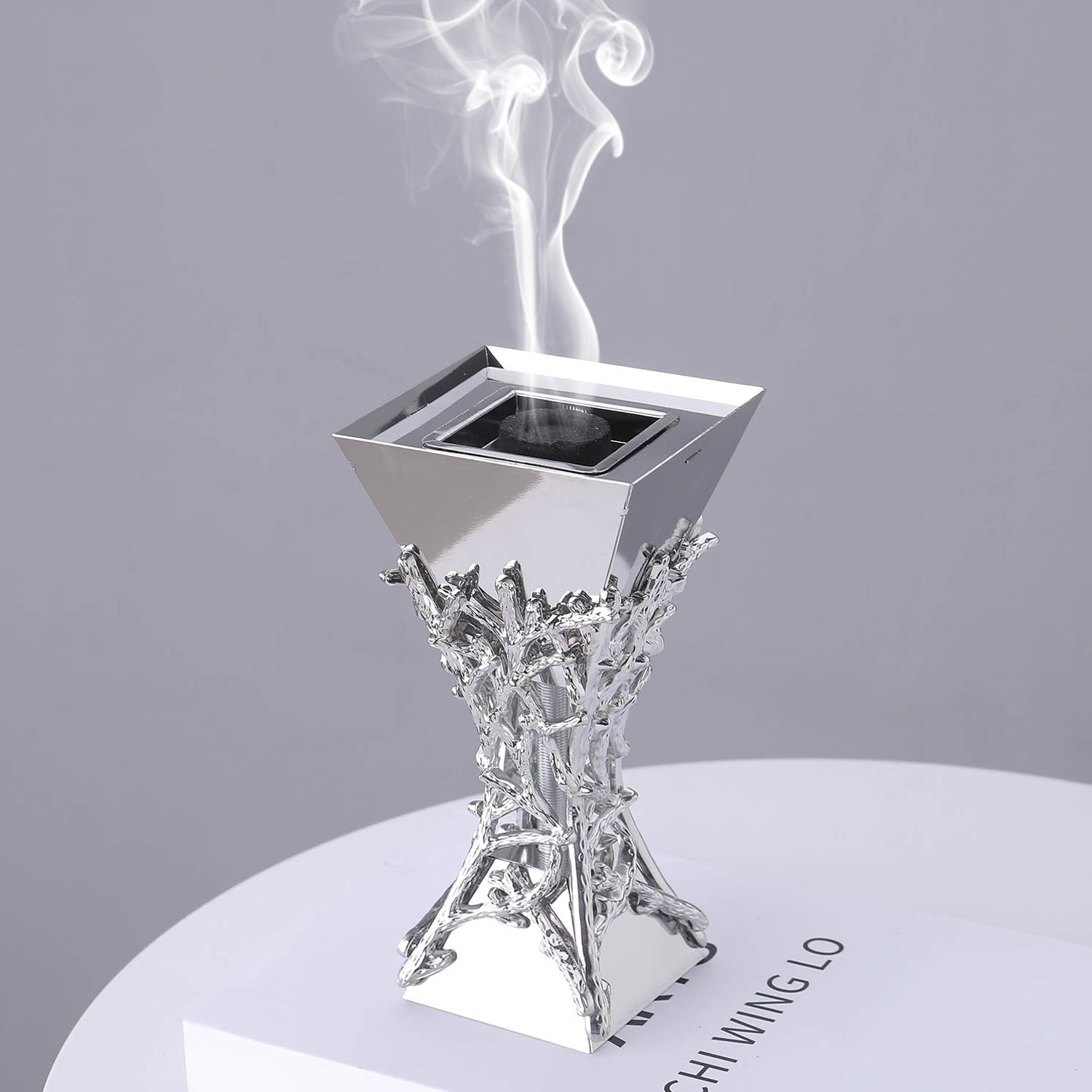 Burner Modern Arabian design- Silver Metal with abstract detailing