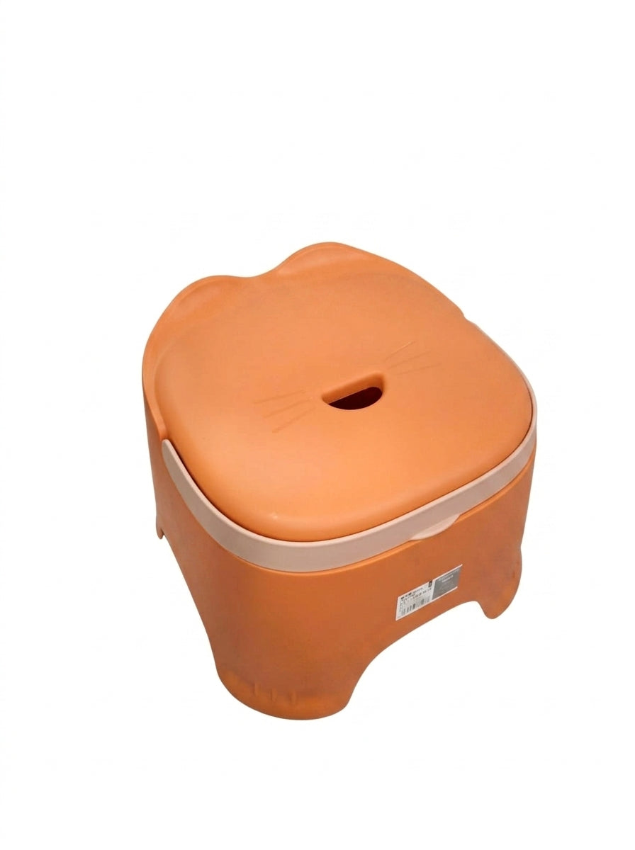Toddler stool with cat design