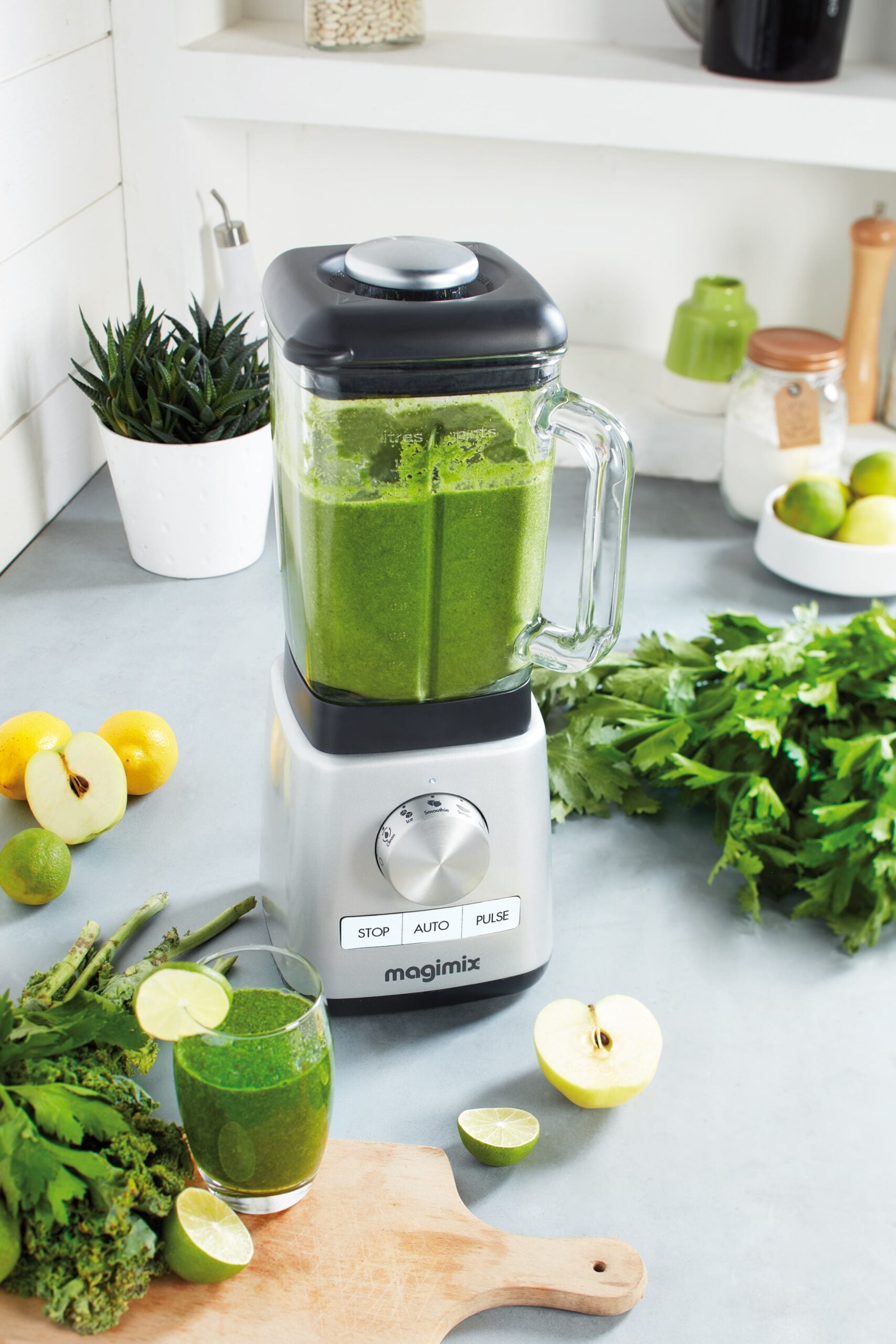 magimix_blender_chrome_jus-vert_green-juice-min-scaled-1-1.jpg