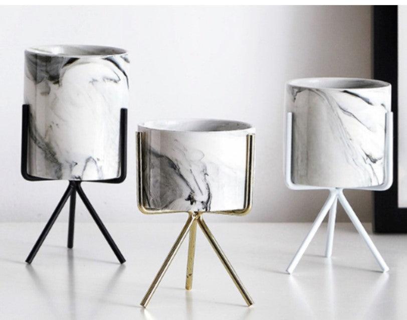 MARBLE MINI PLANTER ON STAND