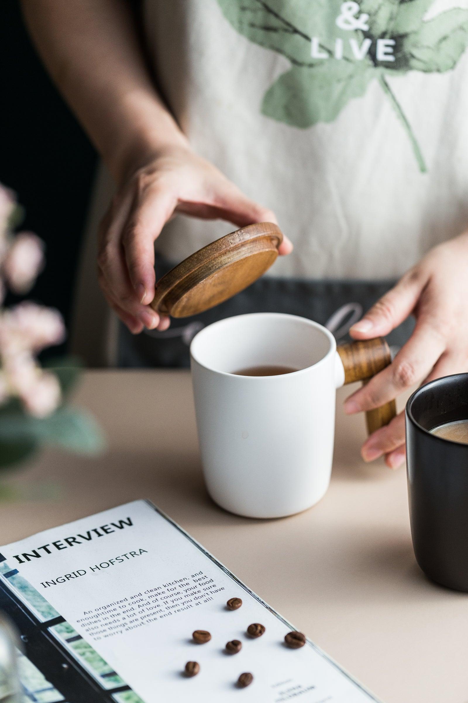 Ceramic Mug with Wooden Lid and Handle - Home And Trends