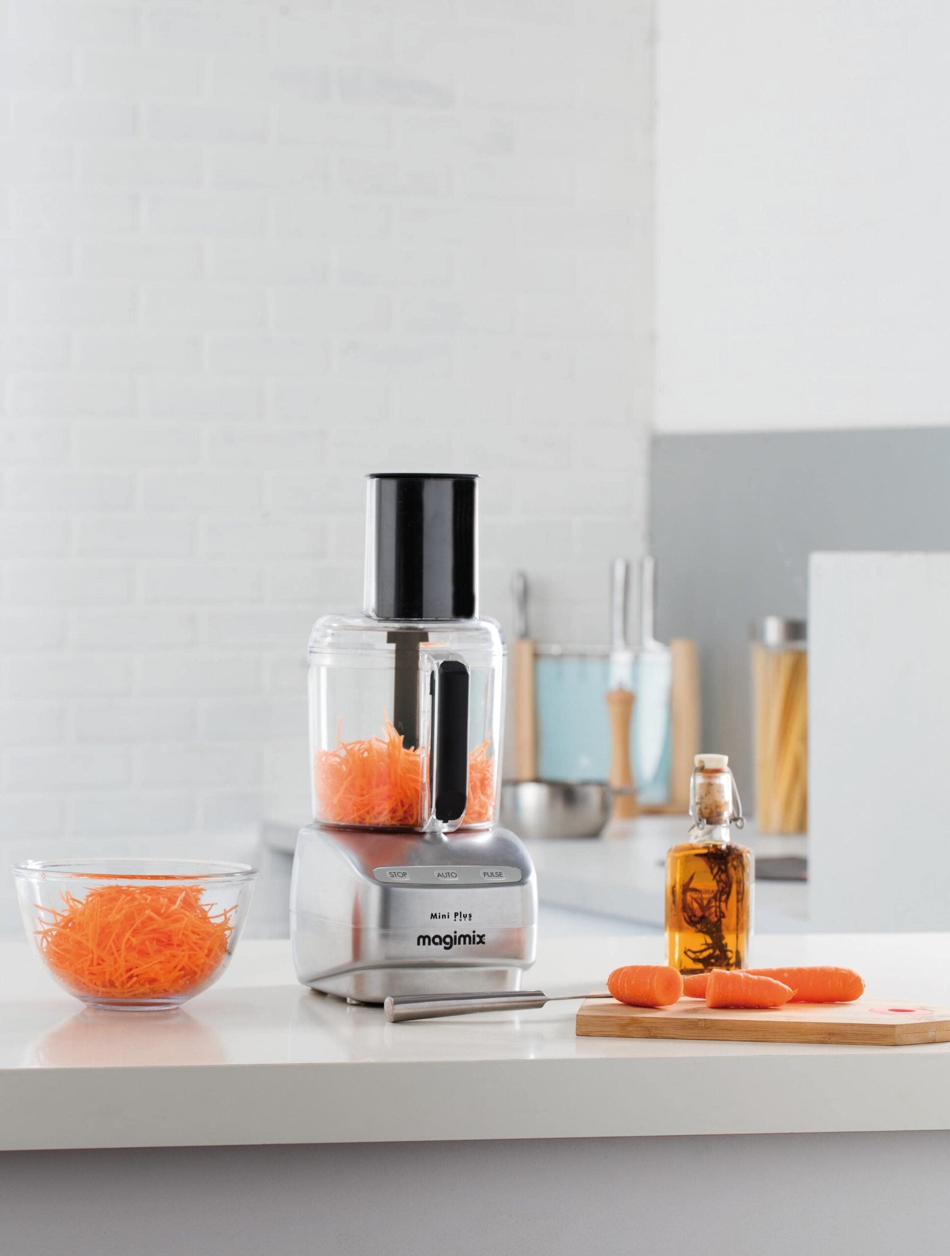 mini-plus_robot_food-processor_18260_lifestyle1_magimix-min-scaled-1-1.jpg